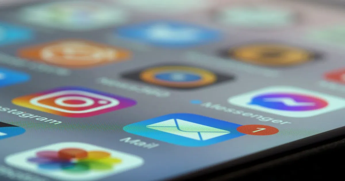 Cara unduh dan instal APK Luxury138 di smartphone Android
